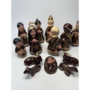 Hand Painted Talevera Mexican Pottery Nativity 13 Pieces Ox Blood & Gold